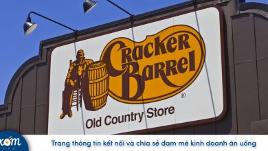 Giải Thích Vì Sao Cracker Barrel Vẫn Sử Dụng Thực Đơn Viết Tay